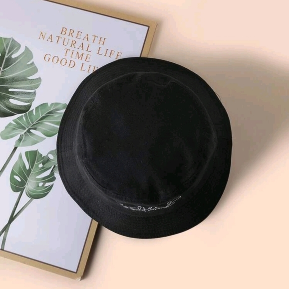 Bucket hat - Picture 2 of 3